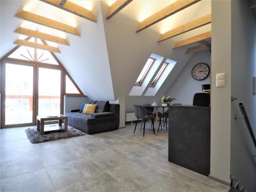 Apartment with Mountain View  image 8