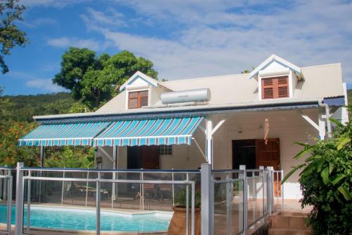 Villa Les Gallières - Location saisonnière - Pointe-Noire