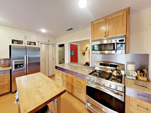 Light-Filled Charmer Home Home - image 6
