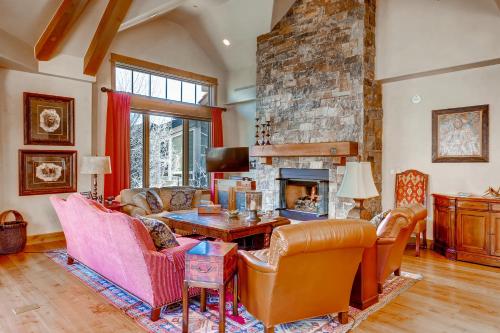 5Br 5Ba Condo, Ski In Out In Arrowhead With Holidays Open! Condo in Edwards, USA