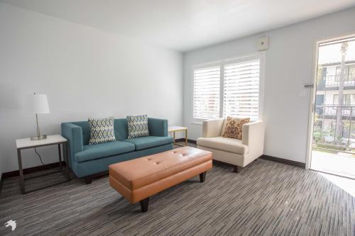 Vanllee Hotel in Covina, USA