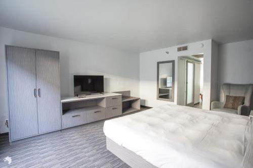 Vanllee Hotel in Covina, USA