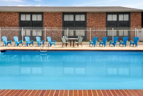 บริการและสิ่งอำนวยความสะดวก, ซูเปอร์ 8 บาย วินด์แฮม เดสโมนส์ (Super 8 By Wyndham Des Moines) in เดสโมนส์ (IA)