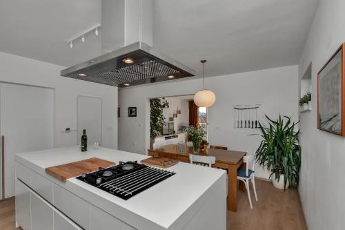 2 bedrooms, 3 beds