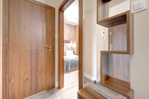 Live & Travel Apartments Number 1
