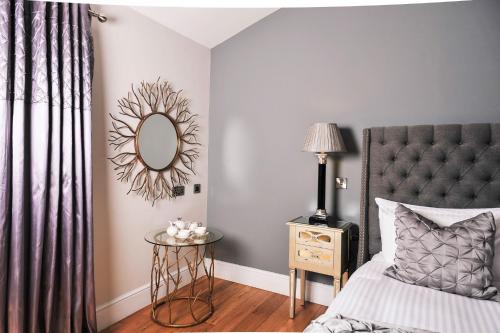 The Wyvill Arms - image 2