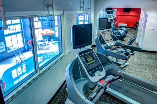 Radisson Hotel & Suites Fort Mcmurray image 33