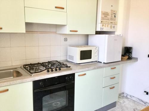 One-Bedroom Apartment image 10