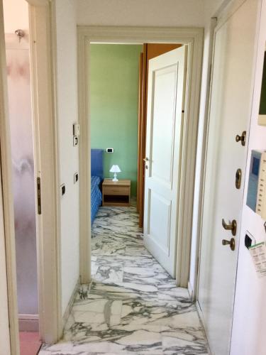 One-Bedroom Apartment image 10