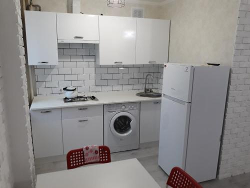 Apartment Svobody sq. opposite park - image 3