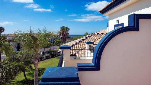Leo San Bruno Room Type - One-Bedroom Apartment (2 Adults + 2 Children)