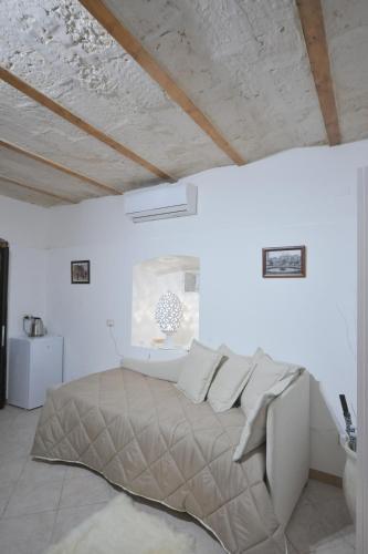 Nicole House – Bari, LA