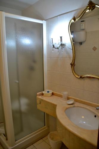 Hotel Italia - image 11