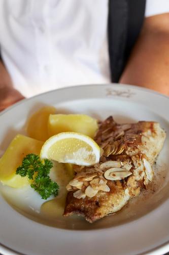 Flair Hotel Gasthof zum Hirsch in هايينجين