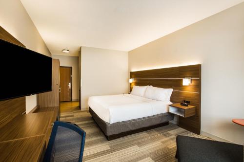 Holiday Inn Express Hotel & Suites Bellevue-Omaha Area, an IHG Hotel