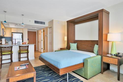 Hollywood Beach Tower by Capital Vacations Set in a prime location of Hollywood (FL), Hollywood Beach Tower puts everything the city has to offer just outside your doorstep. The hotel has everything you need for a comfortable stay. 24-hour fro