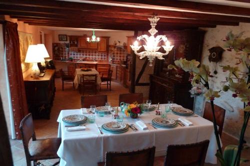 拉雷萊斯德拉圖爾酒店 (Le Relais de la Tour) in 拉紹塞埃聖維克托