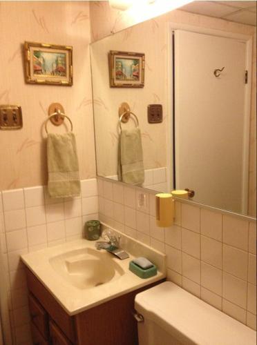 Anchorage Downtown Bed & Breakfast at 'Raspberry Meadows'