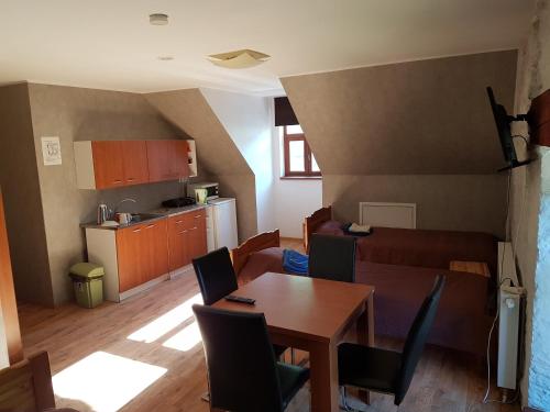 virtuve, Märjamaa Hostel (Marjamaa Hostel) in Marjamaa