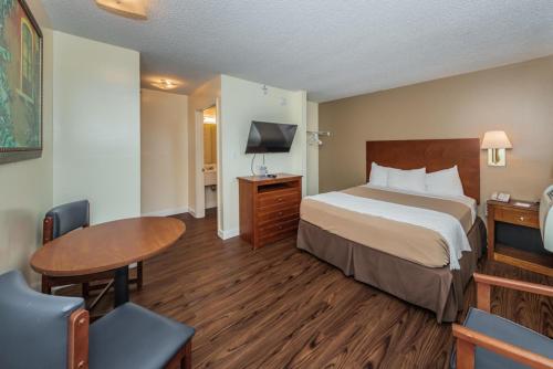Upgraded Single Non-Smoking, Kitchenette
