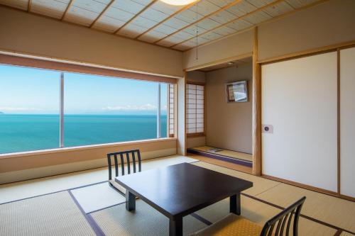 Japanese-Style Twin Room - Breakfast Included