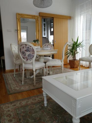 JC10 Apartment 3 bedroom free parking 73sqm