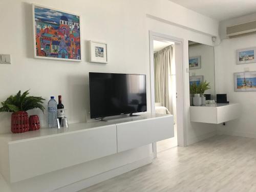 Sea View Holiday Apartment - image 6