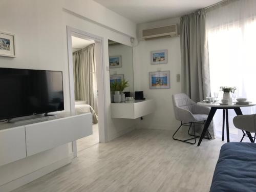 Sea View Holiday Apartment - main image
