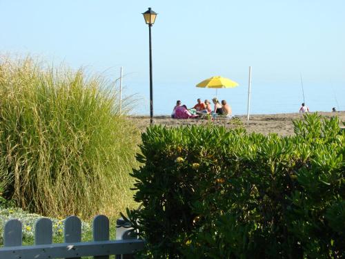 Your Vacation Retreat Right On The Beach - image 11