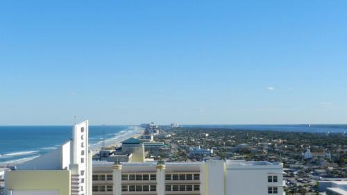 1 BR Deluxe Jacuzzi Condo Southern Exposure Oceanview Wyndham Ocean Walk - Daytona Funland