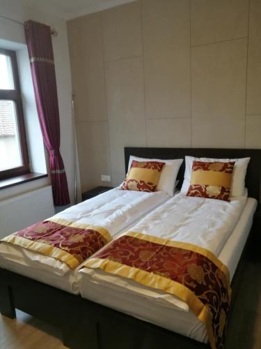 Sun-House Pension - ParkingFree Limited spaces-, Praga (foto 3)