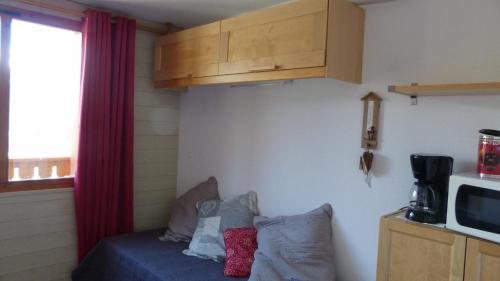 LOCATION STUDIO 4 PERSONNES VALFREJUS - Les Melezets 1