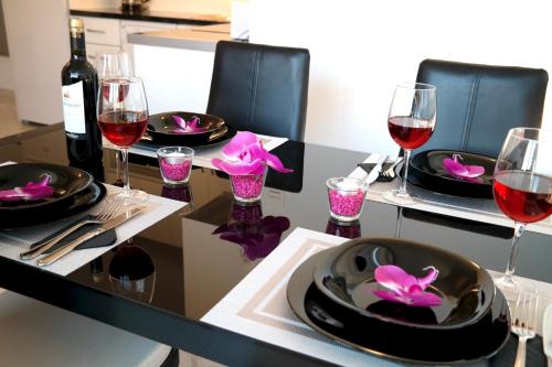City Centre Vacation ! With sea and mountain views in the heart of Fuengirola - image 6