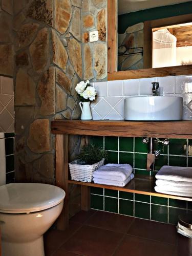 حمام, El Corral De Concejo in Horcajuelo De La Sierra