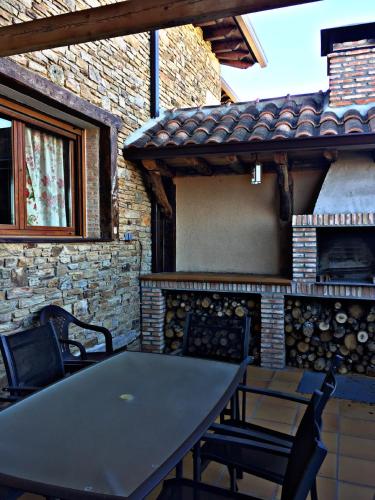 المرافق, El Corral De Concejo in Horcajuelo De La Sierra