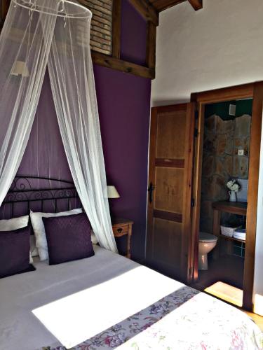 حمام, El Corral De Concejo in Horcajuelo De La Sierra