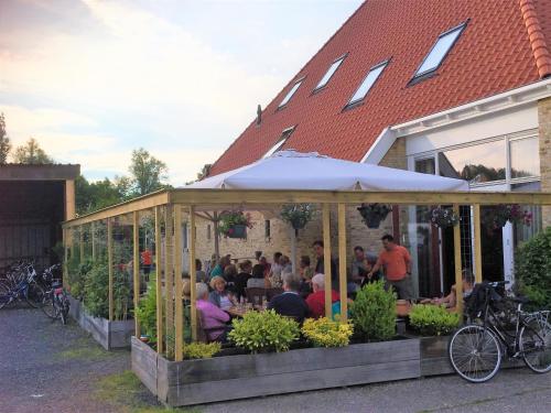 Verblijf bij Bynt in Sperkhem en industrieterrein Houkesloot