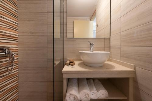 Erato Studios & Apartments - image 6