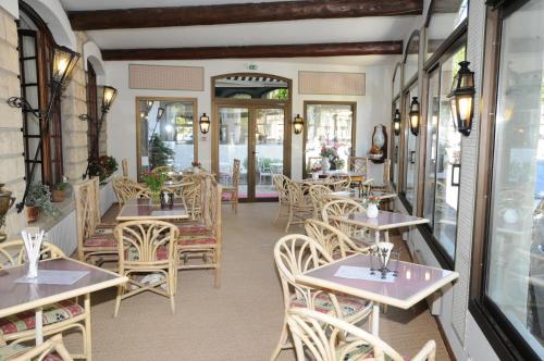 Pub/Lounge, Grand Hotel du Cours in Sisteron