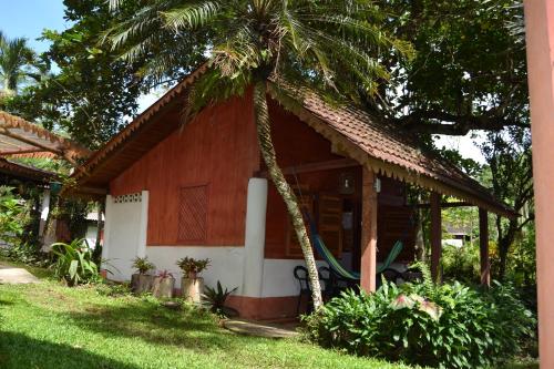 Chalet Y Cabinas Hibiscus in קחויטה