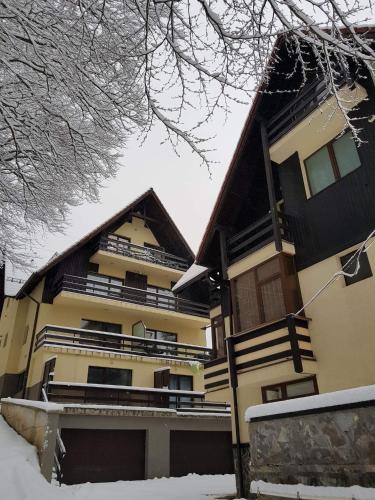 Apartament Kalinderu K1 Bușteni