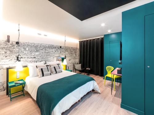 Exclusive Loft in Le Marais with AC - image 12