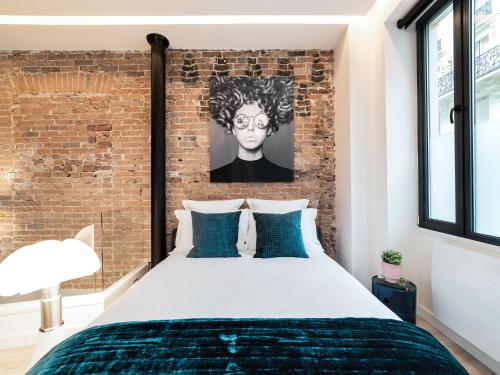 Exclusive Loft in Le Marais with AC - image 4