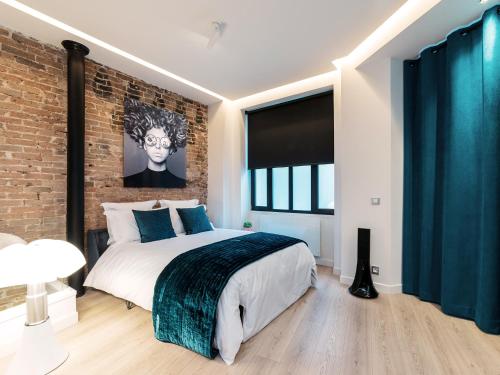 Exclusive Loft in Le Marais with AC - image 2