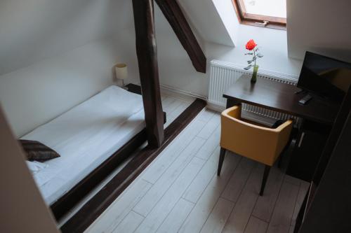 Vila Anca Located in Turnisor, Vila Anca is a perfect starting point from which to explore Sibiu. The property offers a high standard of service and amenities to suit the individual needs of all travelers. To b