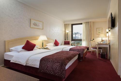 Le Passage Hotel And Casino