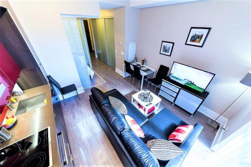 Upscale Suite at CN Tower, Metro Convention & Rogers Centre