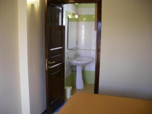 One-Bedroom Apartment with Terrace image 5