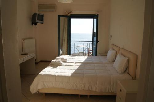  Gorgones, sea-front, great view, Pension in Kardhamili