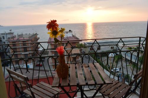  HOUSE OF SUN 2016, Pension in Castellammare di Stabia